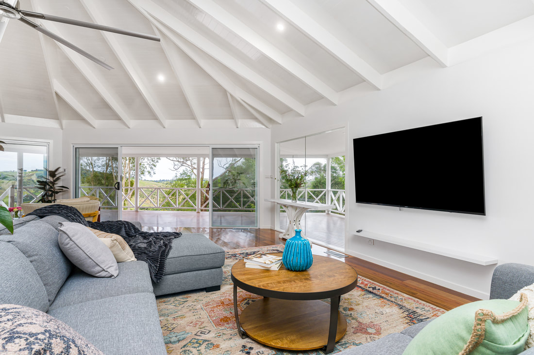 main-house-lounge-1_orig